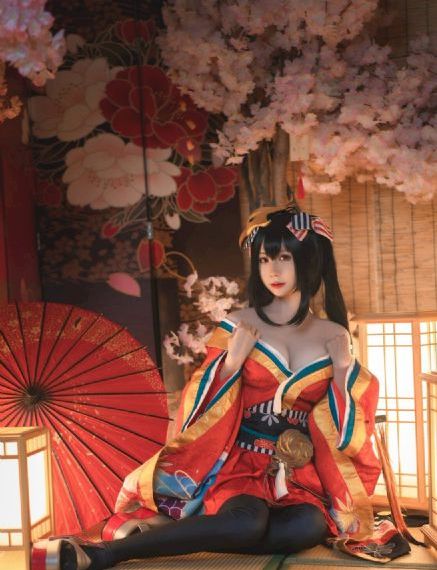 部队里被咬住花蒂吹潮的导演是谁