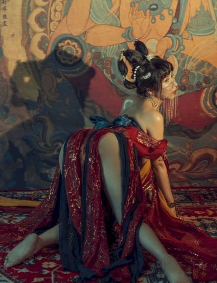 董宇辉走后东方甄选直播间画风变了